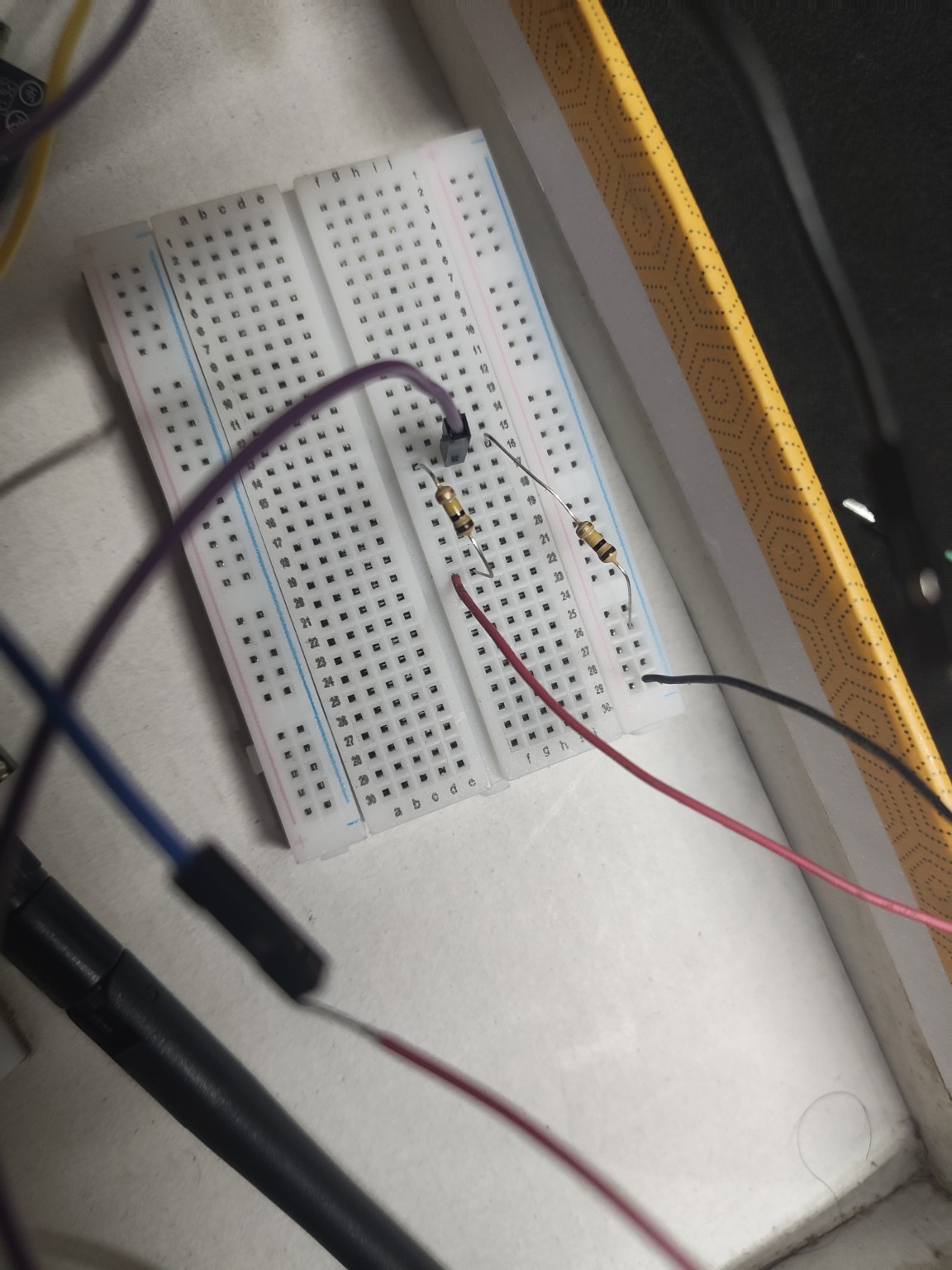 Active GPS telemetry verification on the physical ST7735 display showing valid fix and 8 satellites